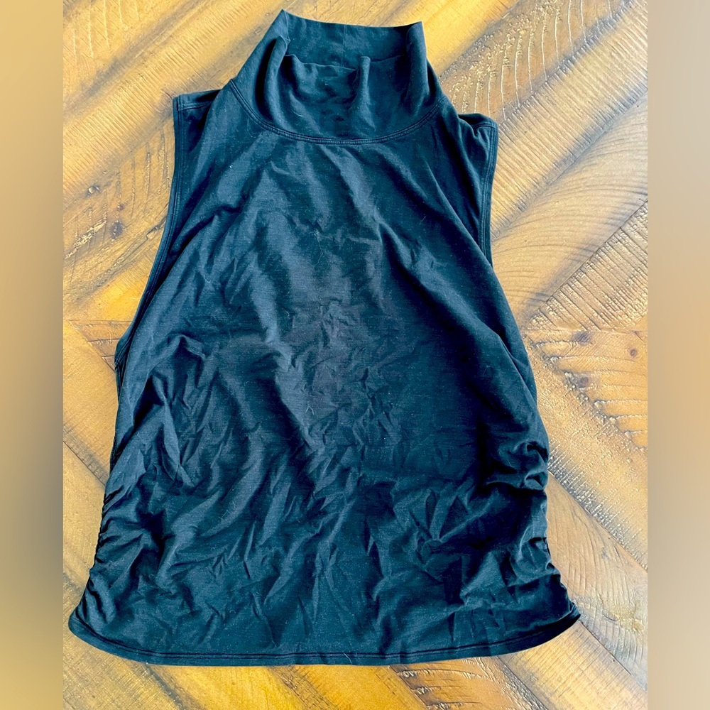 Lululemon See The Horizon Tank - Black Large
Perfect top for casual or work
